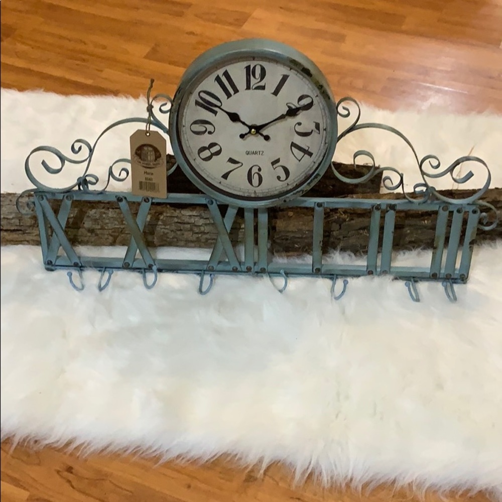 The Barrel Shack Marie Rustic Wall Clock NIB NWT